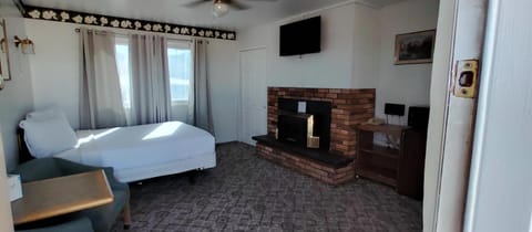 TV and multimedia, Photo of the whole room