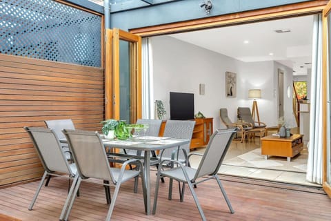 Other, Seating area, Dining area