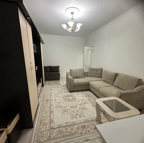 Seating area, Bedroom, wardrobe