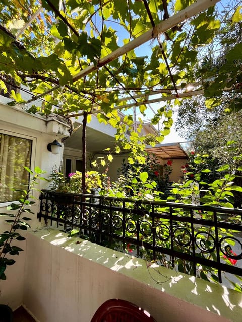 Apartments Gvozdenović Bed and Breakfast in Budva Municipality