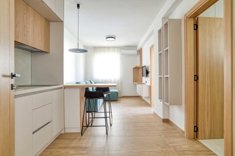 Kitchen or kitchenette, Dining area, wardrobe