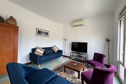 TV and multimedia, Living room, air conditioner