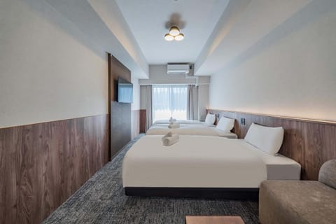 Bed, Living room, Photo of the whole room, Seating area, Bedroom