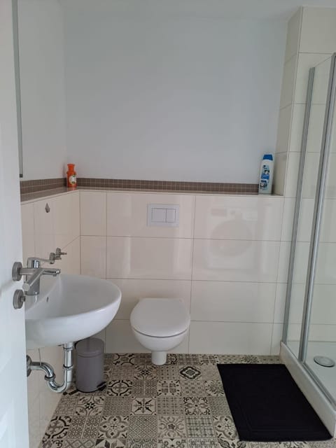 Shower, Toilet, Bathroom
