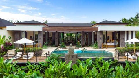 Property building, Garden view, Pool view, Swimming pool, sunbed