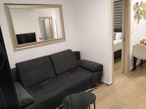 Cozy 1-Bedroom Flat in the Heart of Athens by ΜΡS Apartment in Athens