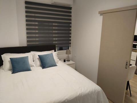 Cozy 1-Bedroom Flat in the Heart of Athens by ΜΡS Apartment in Athens