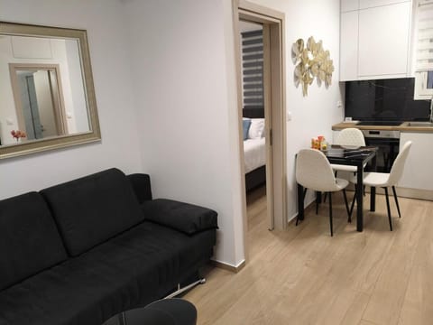 Cozy 1-Bedroom Flat in the Heart of Athens by ΜΡS Apartment in Athens