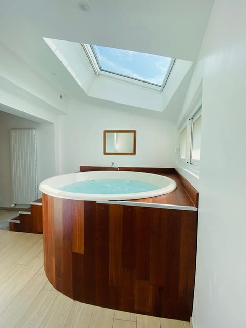 Hot Tub, Spa and wellness centre/facilities, Spa and wellness centre/facilities, Bath