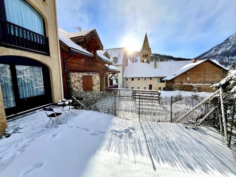 Au pied des pistes studio et jardin au soleil Apartment in Montgenèvre