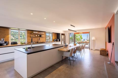 Villa La Toucha l Pool & Views l Shellter Rentals House in Cavalaire-sur-Mer