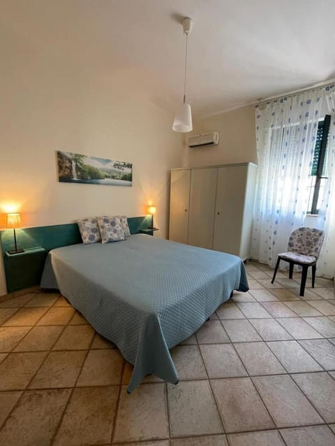 Bedroom, air conditioner