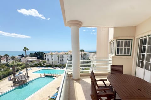 Property building, View (from property/room), Balcony/Terrace, Pool view, Sea view, Swimming pool, sunbed