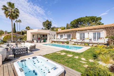 REF 2165- Mandelieu La Napoule- Sea view Villa for rent Villa in Mandelieu-La Napoule