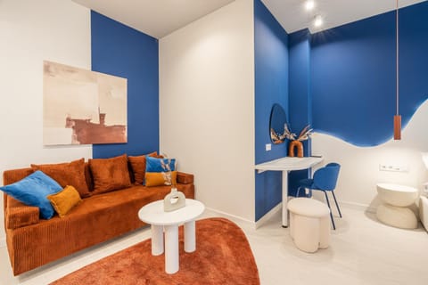 Living room, Decorative detail, Seating area, Dining area