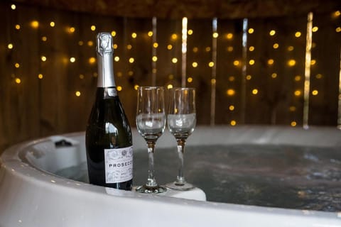 Hot Tub, Alcoholic drinks