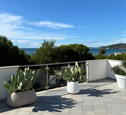 Natural landscape, Balcony/Terrace, Sea view