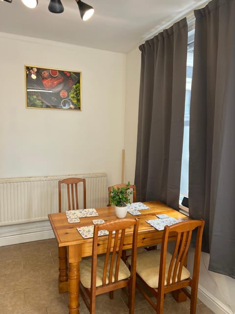Supreme Home Vacation rental in Wolverhampton
