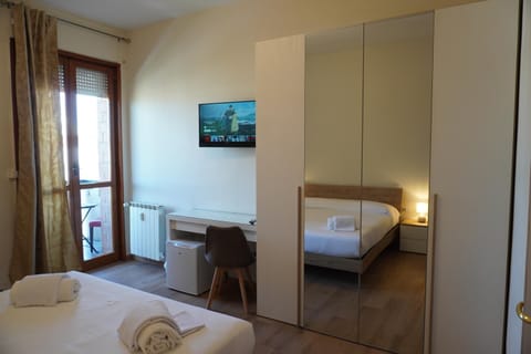 Hello Francesca Guesthouse Bed and Breakfast in Florence