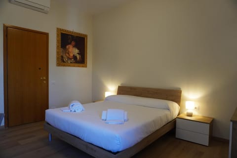 Hello Francesca Guesthouse Bed and Breakfast in Florence