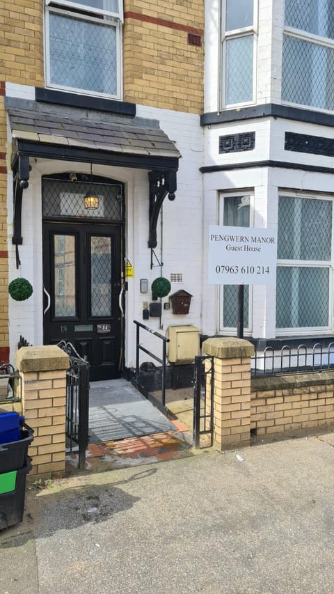 PENGWERN MANOR GUEST HOUSE e Bed and Breakfast in Rhyl