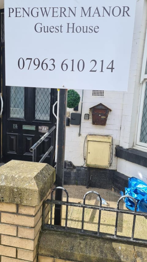 PENGWERN MANOR GUEST HOUSE e Bed and Breakfast in Rhyl