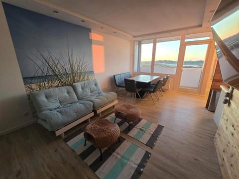 Moderne Wohnung mit Sonnenuntergang über dem Meer Apartment in Heiligenhafen
