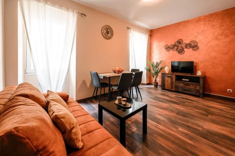 Living room, Dining area