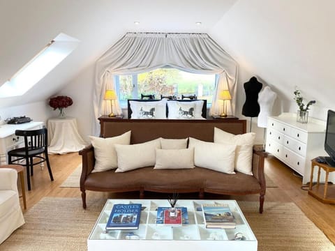 Converted Historical Stone Coach House Apartment in East Kilbride