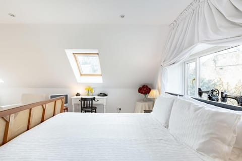 Converted Historical Stone Coach House Apartment in East Kilbride