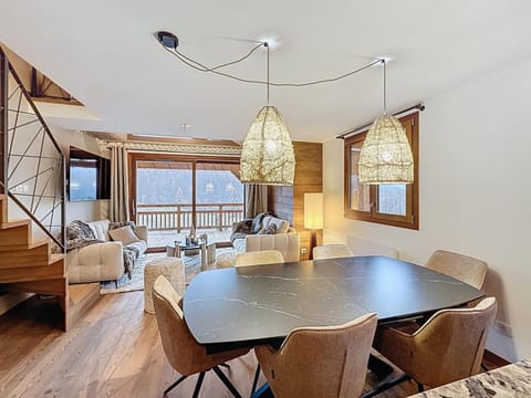 Living room, Seating area, Meals