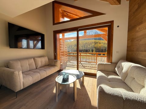 Natural landscape, TV and multimedia, View (from property/room), Living room, Seating area