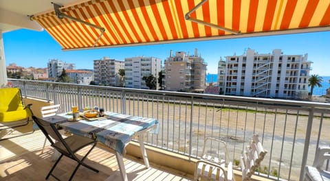 Apt Golfe-Juan à 300 m de la plage et près de Cannes 2, Centre et Gare Apartment in Antibes