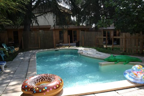 Swimming pool