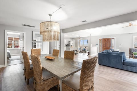 Annes Island Girl by Gulf Coast Getaways House in Pensacola Beach