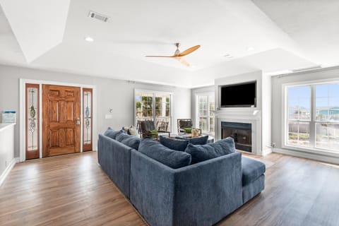 Annes Island Girl by Gulf Coast Getaways House in Pensacola Beach