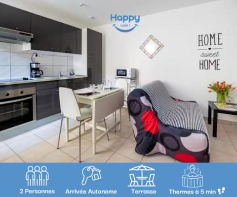 Kitchen or kitchenette, Dining area, pet friendly