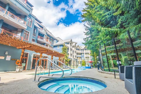 Hot Tub, Swimming pool, Swimming pool, sunbed