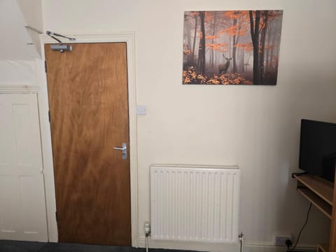 Realwood Homes- Birrell Road Bed and Breakfast in Nottingham