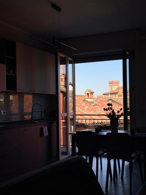 View (from property/room), Balcony/Terrace, Kitchen or kitchenette, Dining area