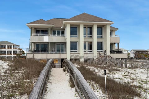 Dixie Queen by Gulf Coast Getaways House in Pensacola Beach