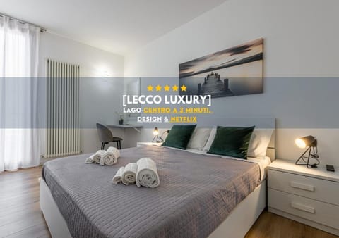 Bed, TV and multimedia, Photo of the whole room, Bedroom, Text overlay, towels