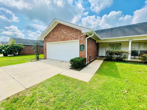 Eastgate 17A beautiful townhouse Apartment in Hammond