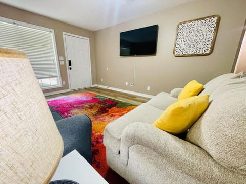 Eastgate 18A beautiful townhouse Apartment in Hammond