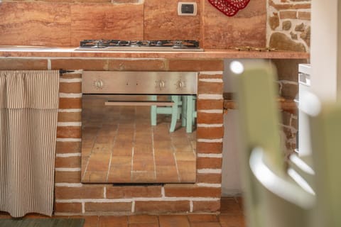 Kitchen or kitchenette, heating, internet, oven, kitchen