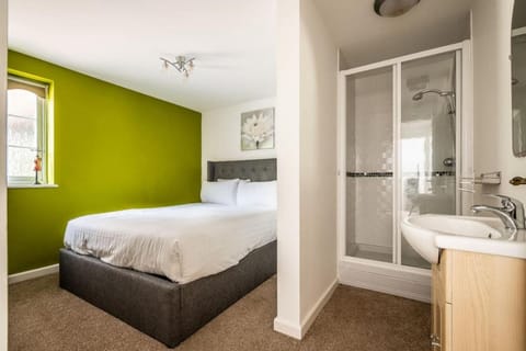 Ocean views, peace and quiet in this homely flat Apartment in Dawlish