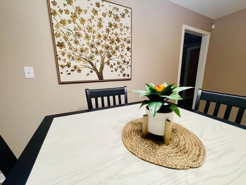 Eastgate 10A beautiful townhouse Apartment in Hammond