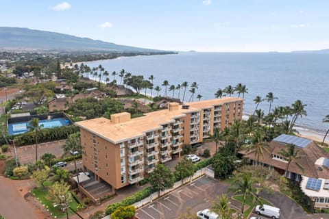 Property building, Beach, Sea view, Location