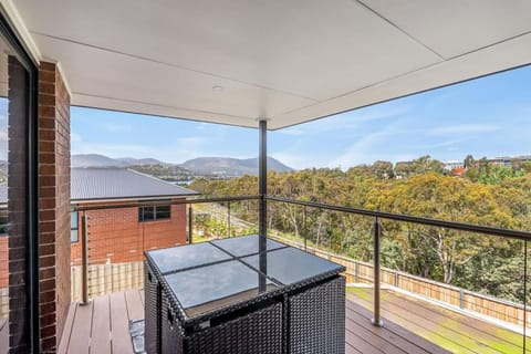 New and Stylish Home in Peaceful Location Apartment in Tasmania
