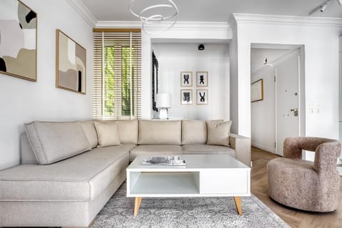 Facade/entrance, Living room, Seating area